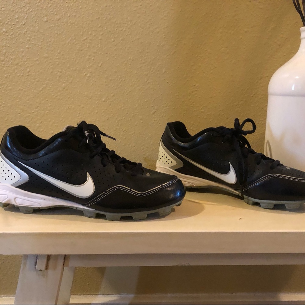 Nike Black and White Baseball Cleats